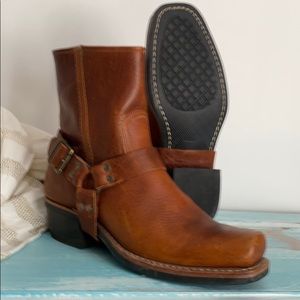 Frye 77345 Cavalry Short ZIP Leather Women’s 9